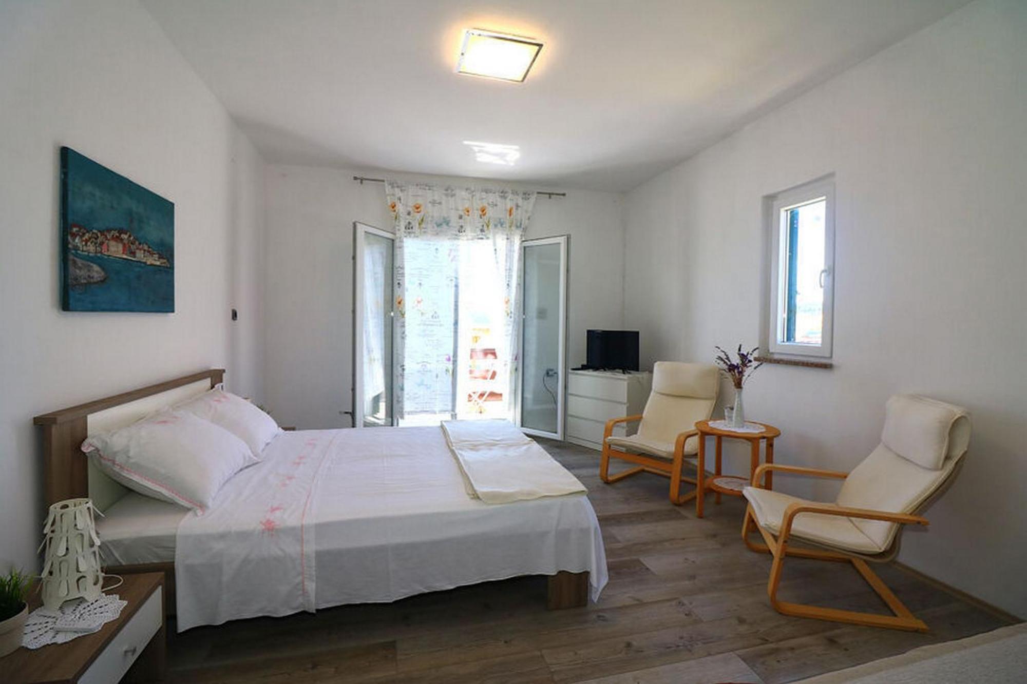 Apartments Mili - Near The Sea And The Centar Of Place ベティナ エクステリア 写真